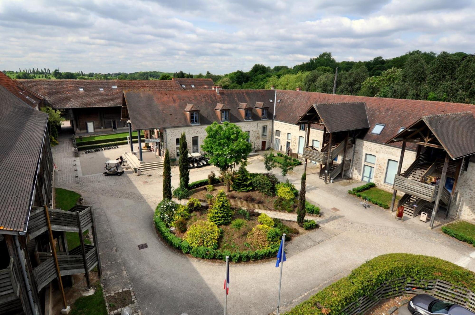 Hotel Abbaye du Golf de Lésigny Esterno foto