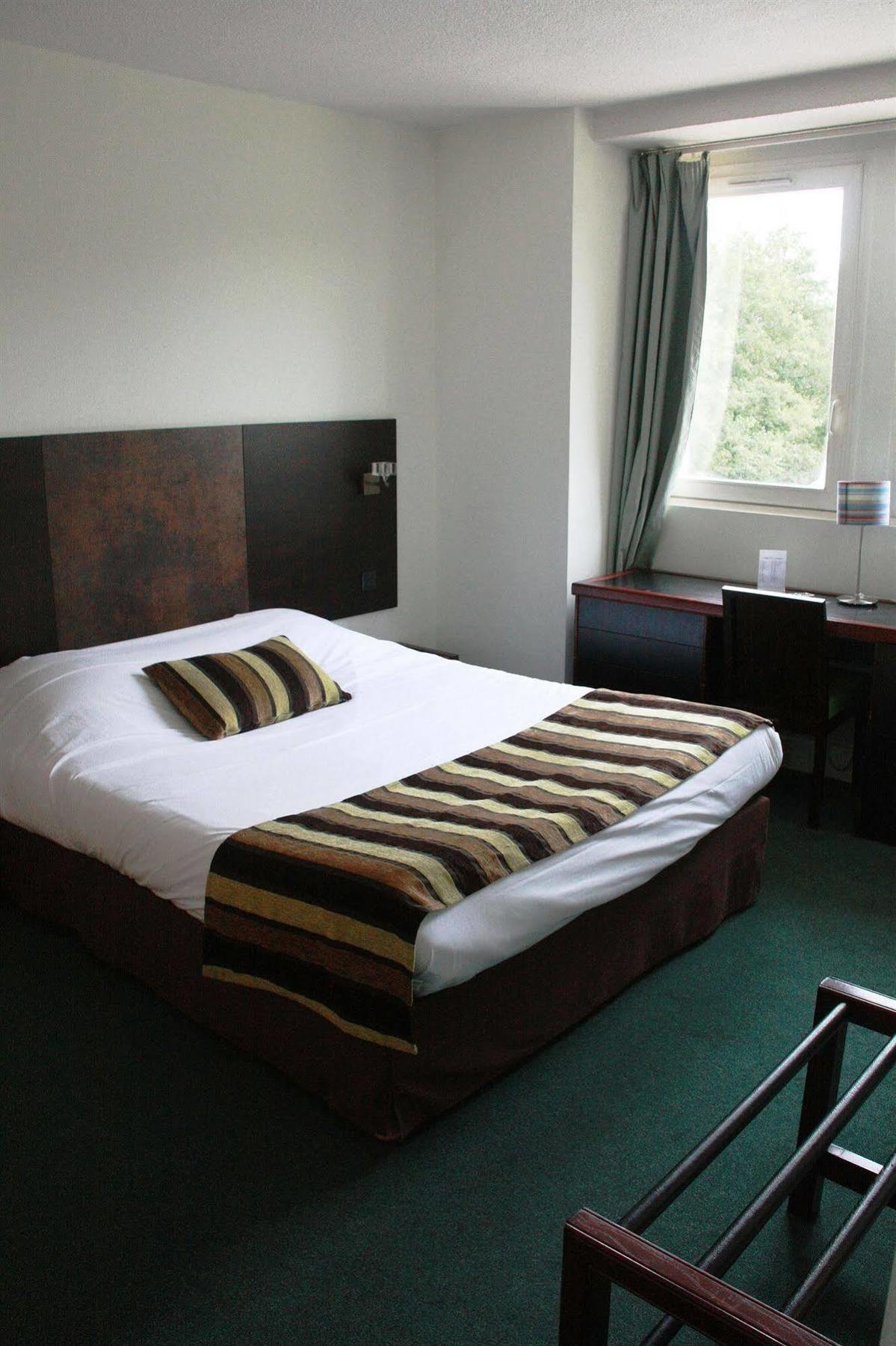 Hotel Abbaye du Golf de Lésigny Esterno foto